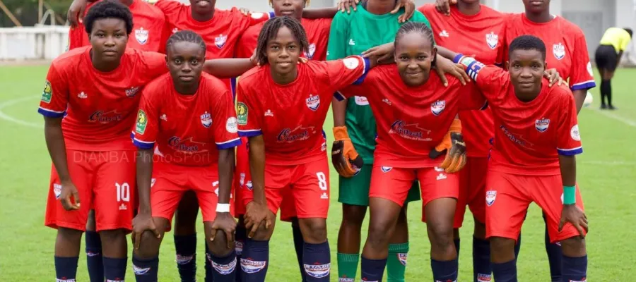 nos-yeyes-feminine-accroche-mais-toujours-en-course