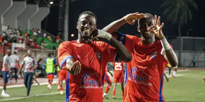 les-yeyes-a-un-pas-du-titre