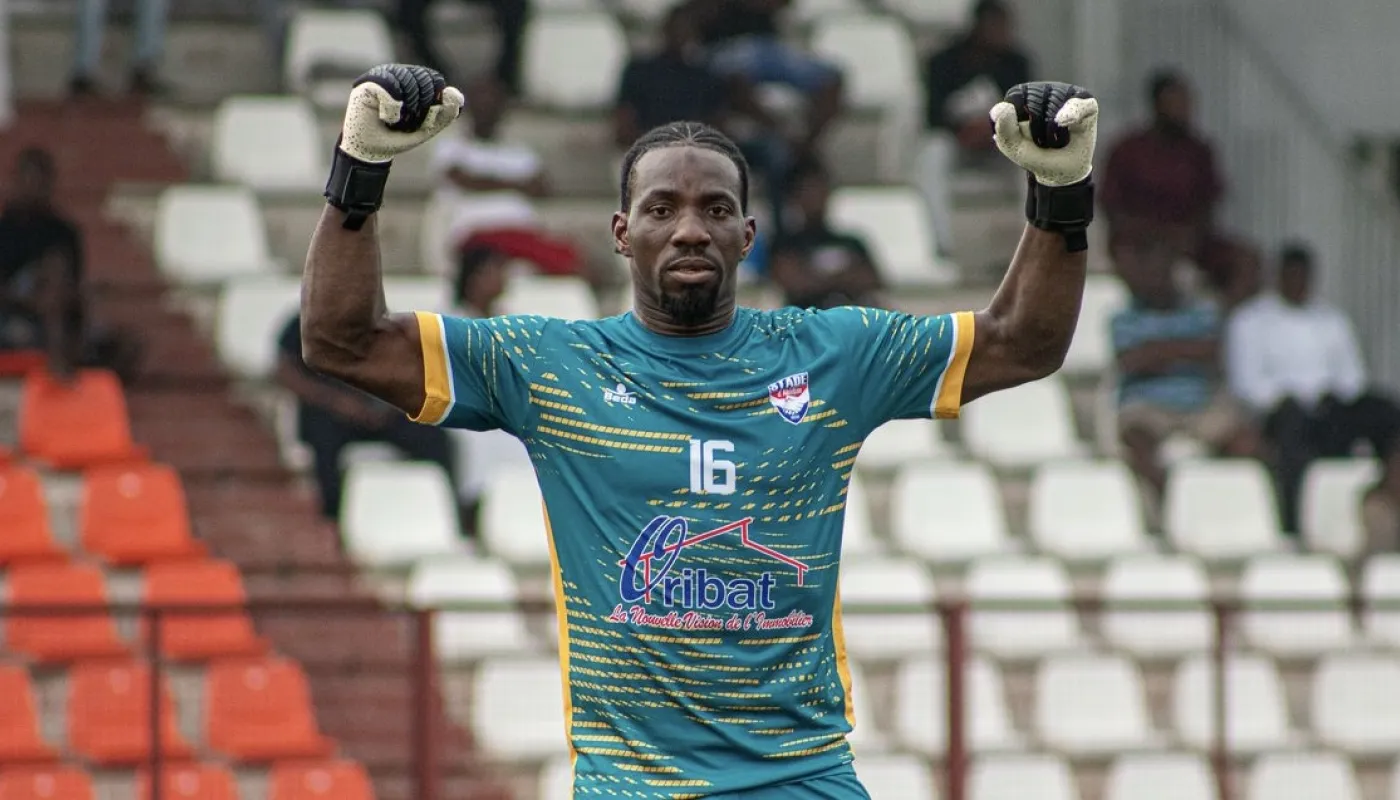 bamba-drissa-le-mur-du-stade-dabidjan